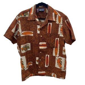Roundy Bay VW Car Pattern Hawaiian Surfs Up Short Sleeve Button Down Shirt